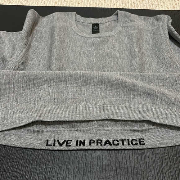 NWT Lululemon Alpine Air Crewneck sweater in gray - Picture 4 of 4